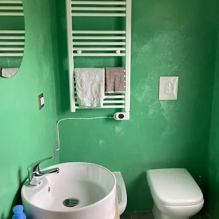 Miniappartamento Indipendente In Casa Privata شقة *